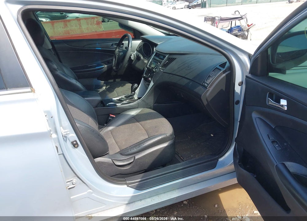 2011 HYUNDAI SONATA SE VIN: 5NPEC4AC8BH136198
