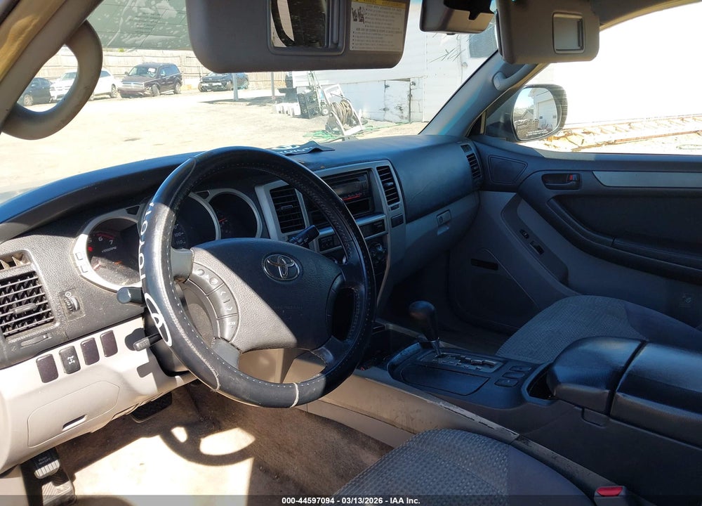 2005 TOYOTA 4RUNNER SR5 V8 VIN: JTEBT14R150057096