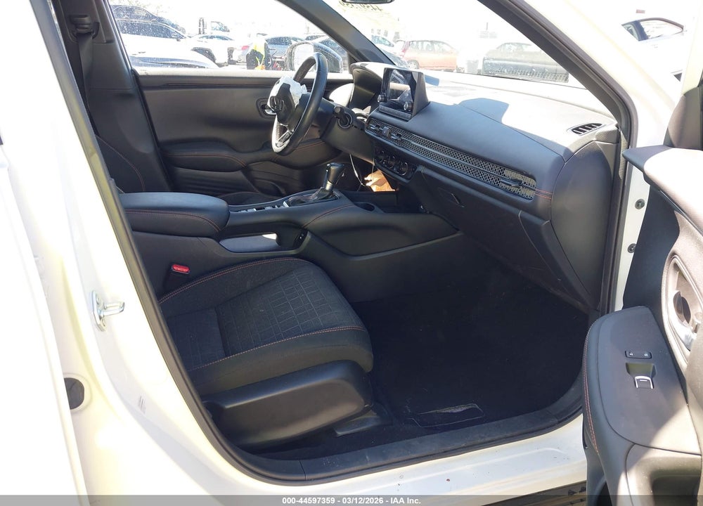 2024 HONDA HR-V 2WD SPORT/2WD SPORT W/O BSI VIN: 3CZRZ1H53RM702465