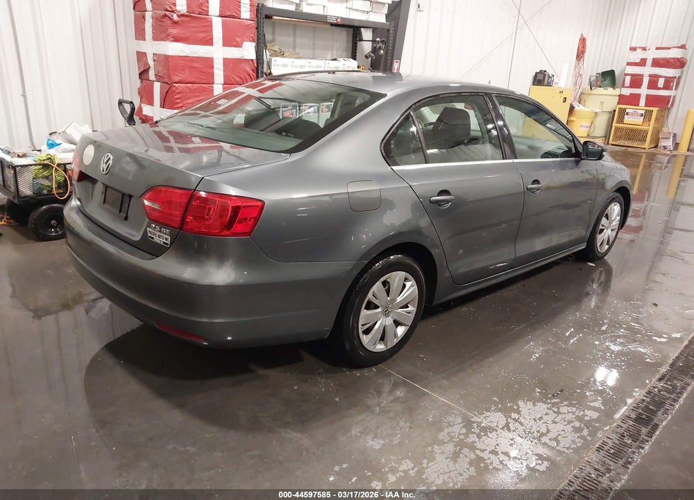 2013 VOLKSWAGEN JETTA 2.5L SE VIN: 3VWDP7AJ4DM414878