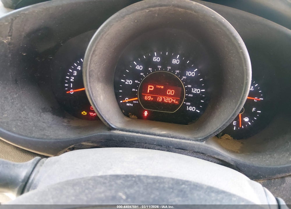 2014 KIA SOUL + VIN: KNDJP3A57E7019560