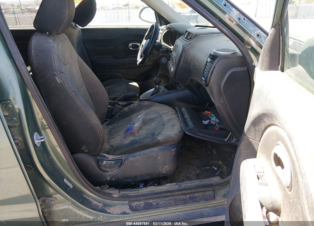 2014 KIA SOUL + VIN: KNDJP3A57E7019560