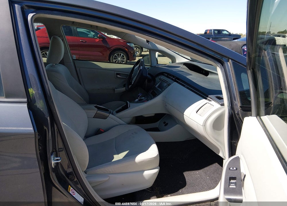 2015 TOYOTA PRIUS TWO VIN: JTDKN3DU7F1980418