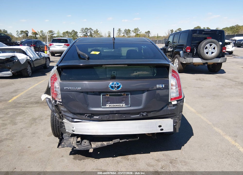 2015 TOYOTA PRIUS TWO VIN: JTDKN3DU7F1980418