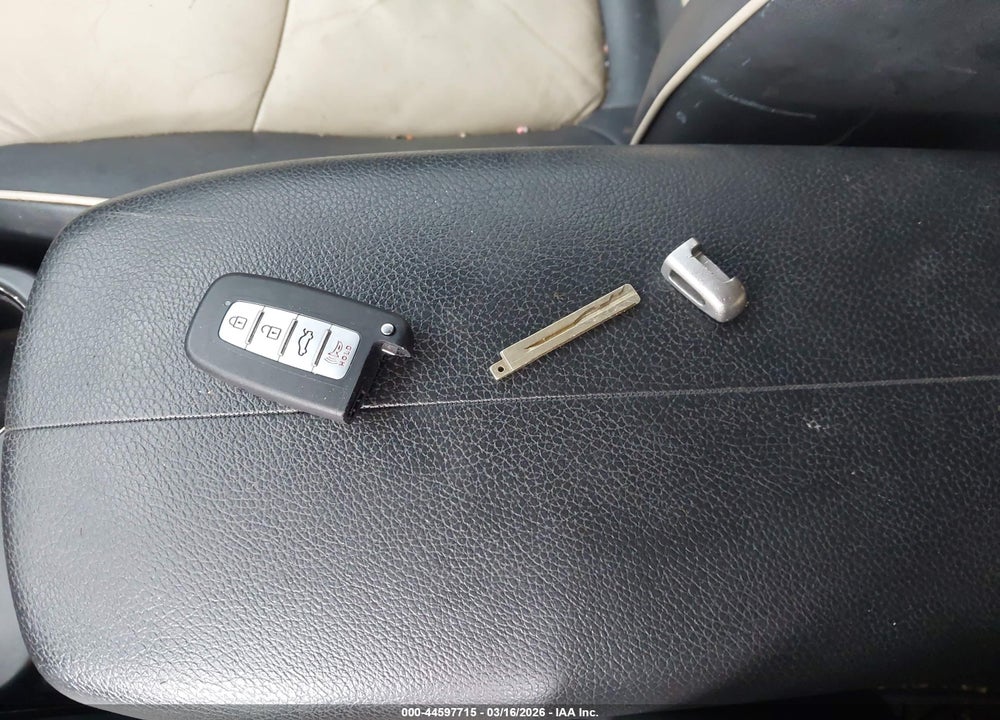 2011 KIA SORENTO EX VIN: 5XYKUCA17BG018126