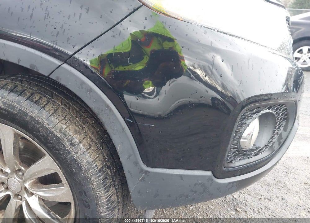 2011 KIA SORENTO EX VIN: 5XYKUCA17BG018126