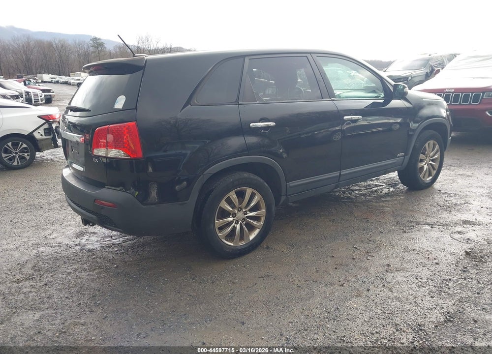 2011 KIA SORENTO EX VIN: 5XYKUCA17BG018126