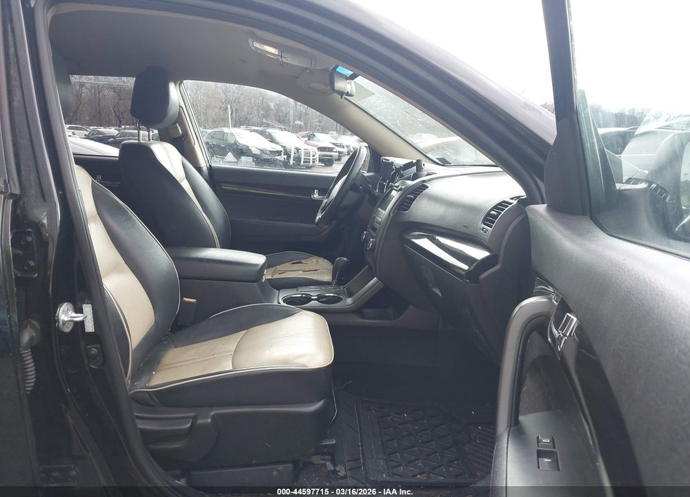 2011 KIA SORENTO EX VIN: 5XYKUCA17BG018126