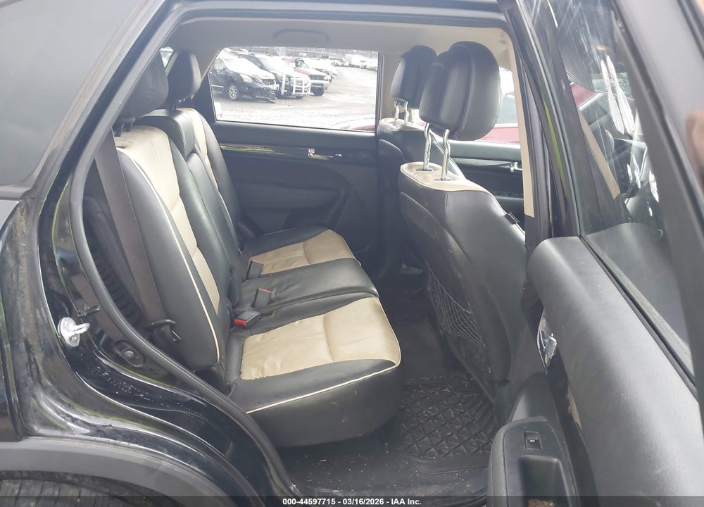 2011 KIA SORENTO EX VIN: 5XYKUCA17BG018126