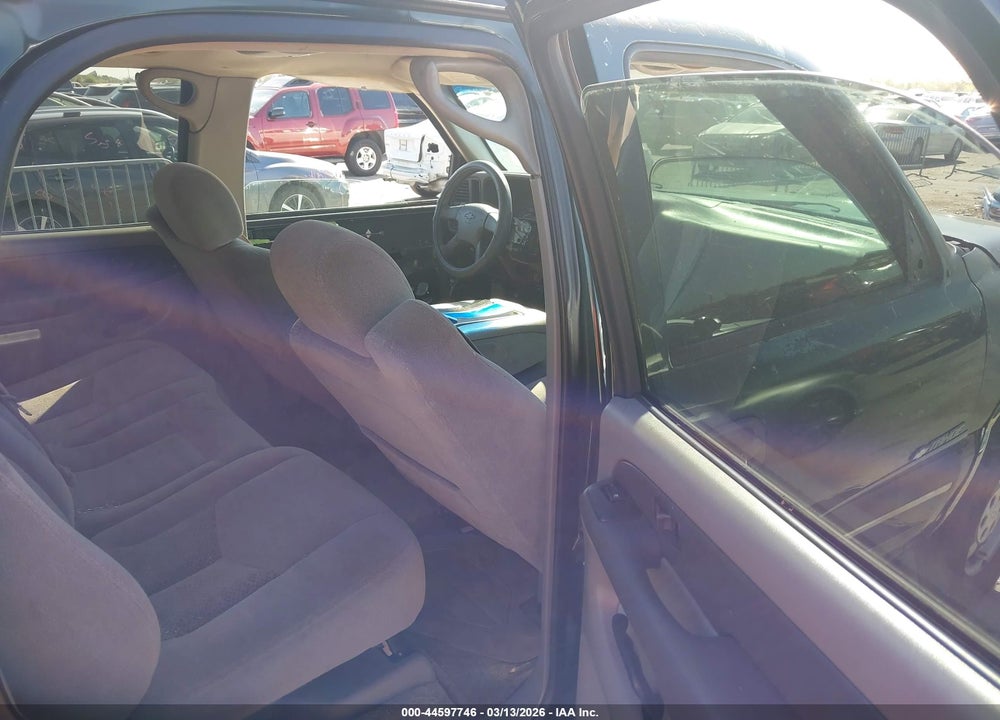 2003 CHEVROLET TAHOE LS VIN: 1GNEC13V73R316237