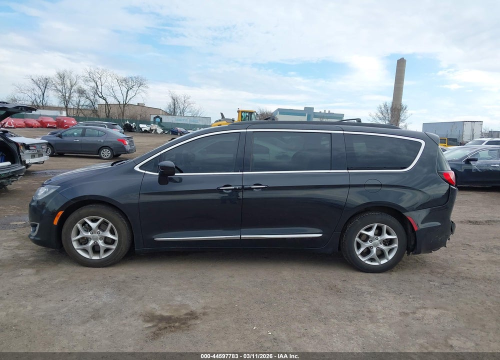 2017 CHRYSLER PACIFICA TOURING-L VIN: 2C4RC1BG1HR538075