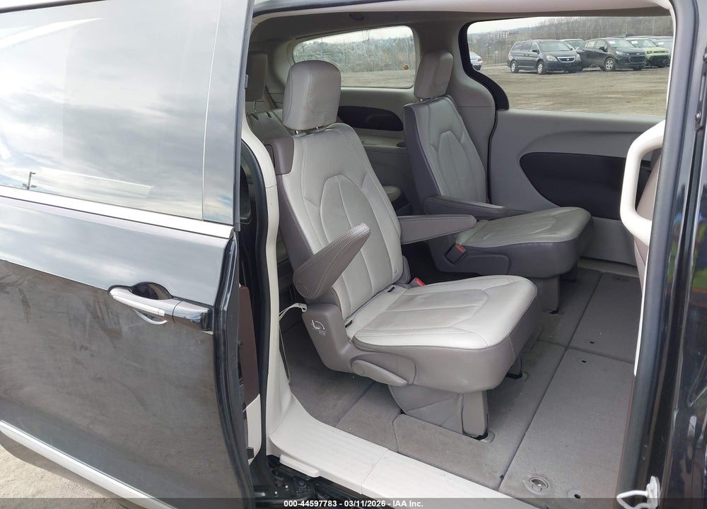 2017 CHRYSLER PACIFICA TOURING-L VIN: 2C4RC1BG1HR538075