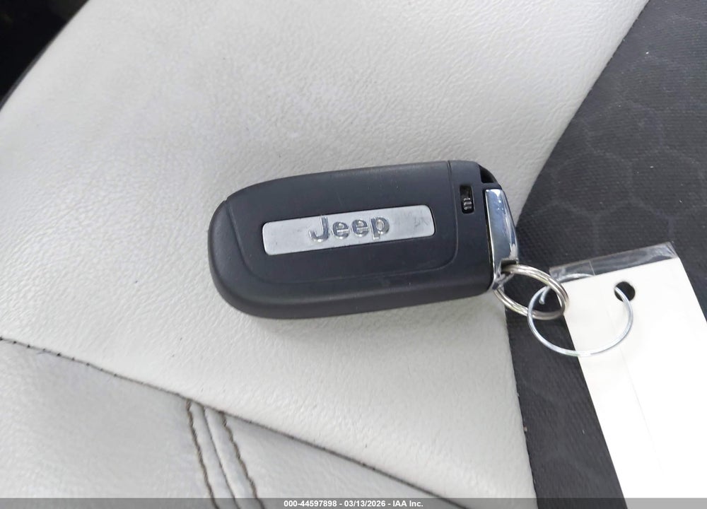 2019 JEEP COMPASS LATITUDE FWD VIN: 3C4NJCBB6KT716023