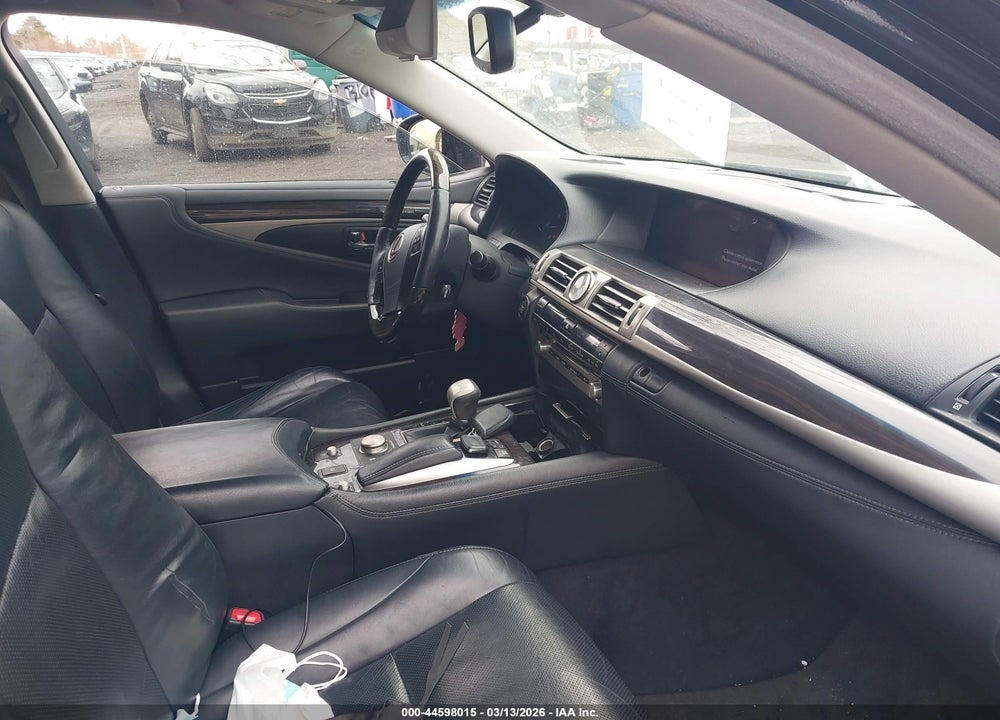 2015 LEXUS LS 460 VIN: JTHCL5EF0F5023240