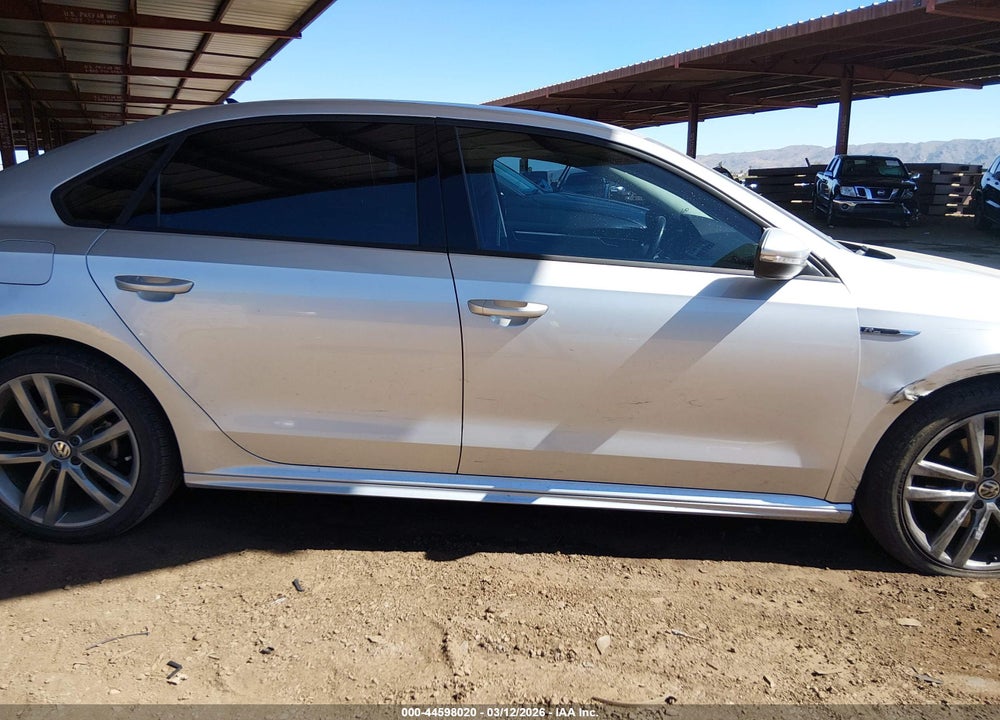 2018 VOLKSWAGEN PASSAT 2.0T R-LINE/2.0T S VIN: 1VWAA7A32JC021030