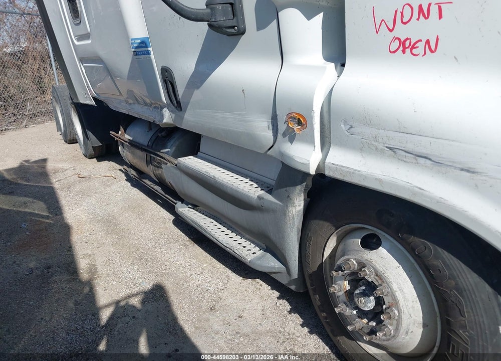 2014 FREIGHTLINER CASCADIA 125 VIN: 3AKJGLBGXESFL8609