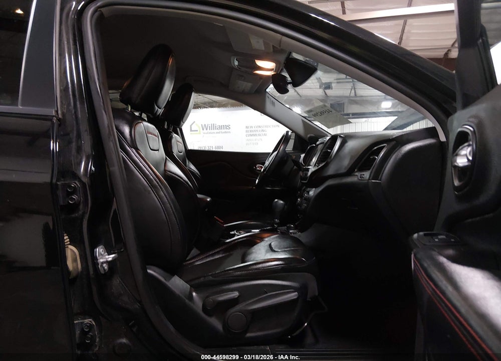2019 JEEP CHEROKEE TRAILHAWK 4X4 VIN: 1C4PJMBX7KD329660