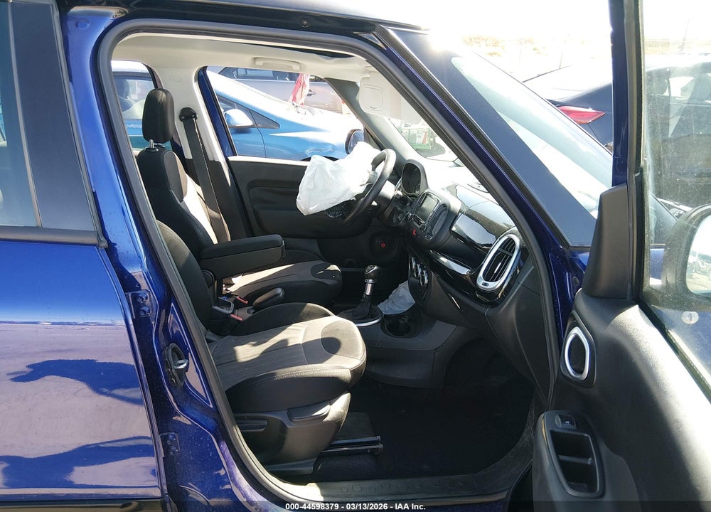 2015 FIAT 500L URBANA TREKKING VIN: ZFBCFADH9FZ032552