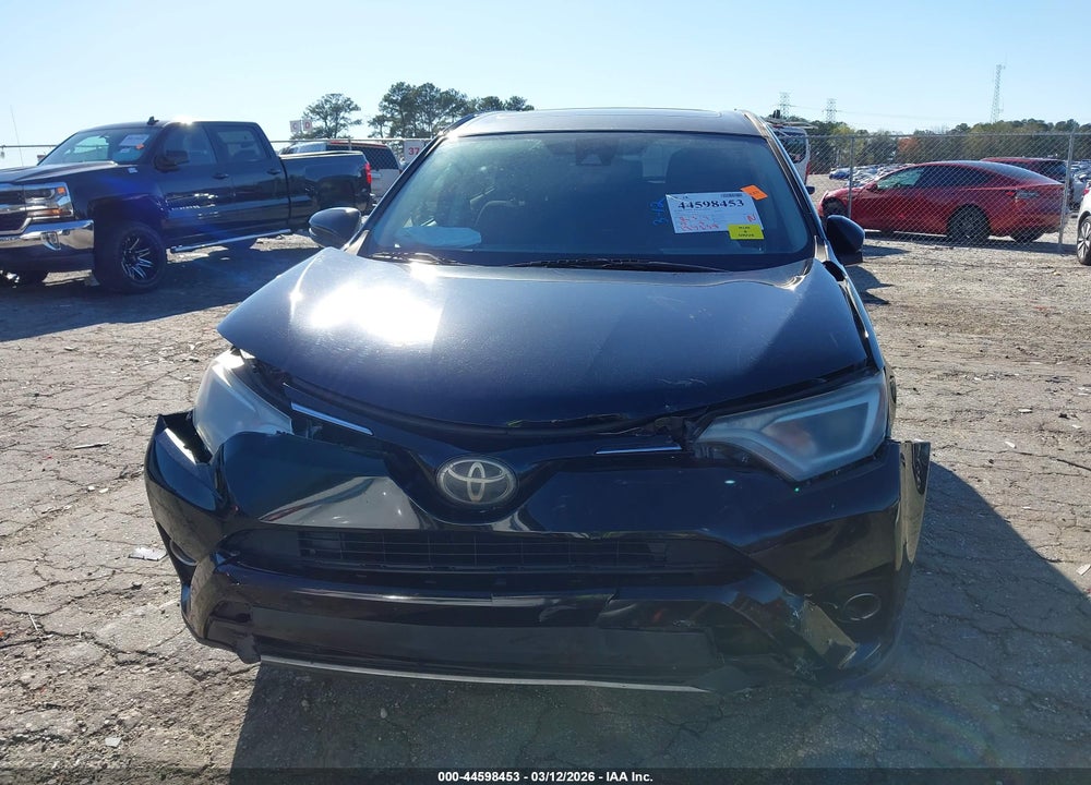 2018 TOYOTA RAV4 XLE VIN: 2T3WFREV3JW506467