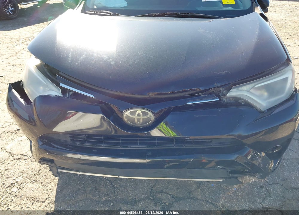 2018 TOYOTA RAV4 XLE VIN: 2T3WFREV3JW506467