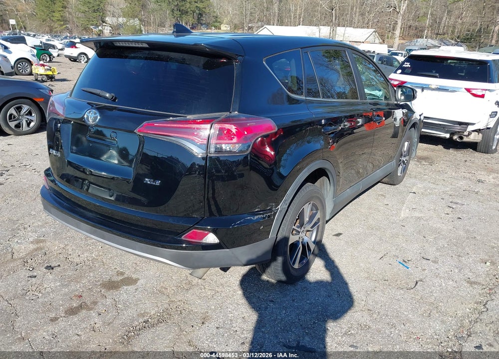 2018 TOYOTA RAV4 XLE VIN: 2T3WFREV3JW506467