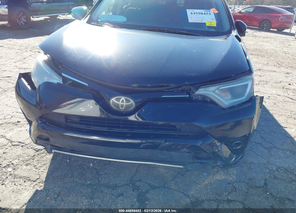 2018 TOYOTA RAV4 XLE VIN: 2T3WFREV3JW506467
