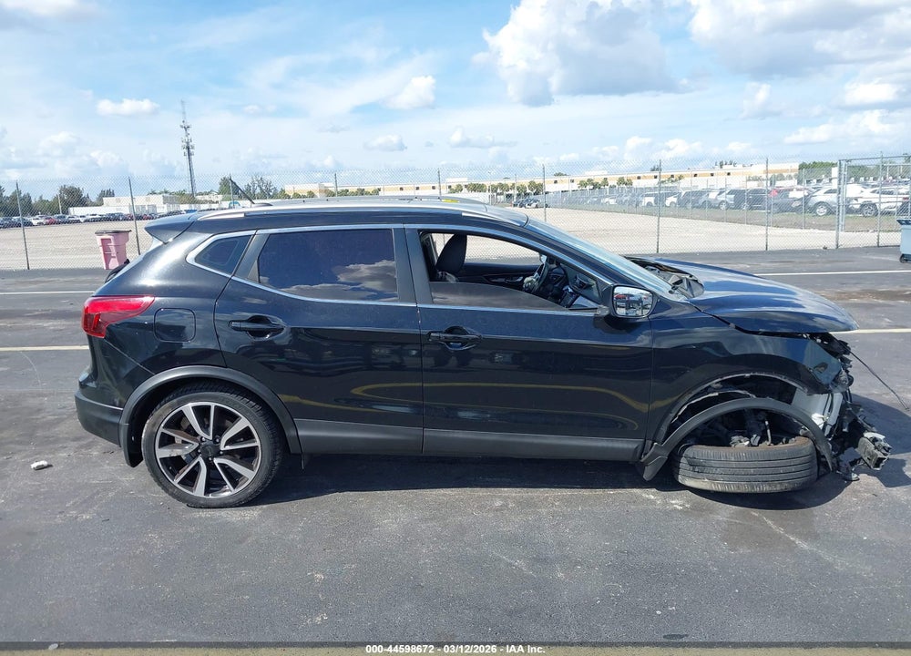 2017 NISSAN ROGUE SPORT SL VIN: JN1BJ1CP0HW019633