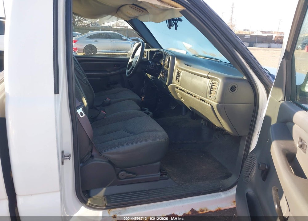 2005 GMC SIERRA 1500 WORK TRUCK VIN: 1GTEC14V75Z357638