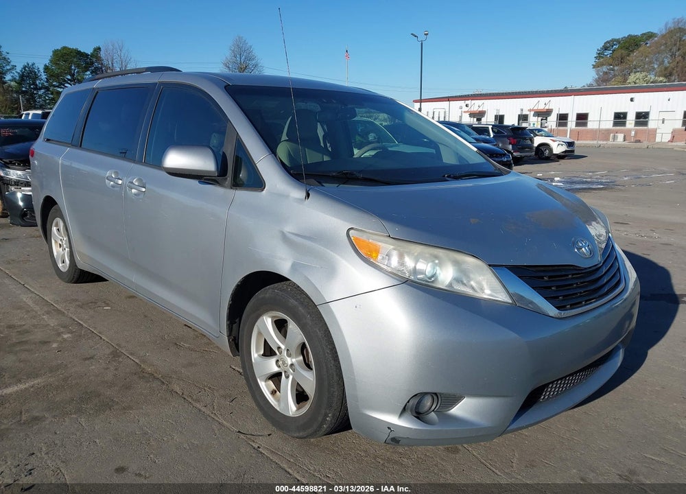 2014 TOYOTA SIENNA LE V6 8 PASSENGER VIN: 5TDKK3DC1ES467764