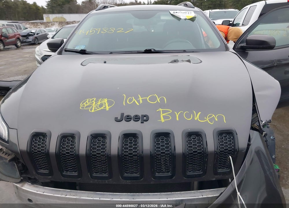 2018 JEEP CHEROKEE LATITUDE TECH CONNECT FWD VIN: 1C4PJLCB6JD589009