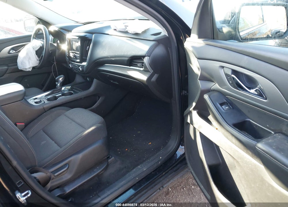 2021 CHEVROLET TRAVERSE FWD LS VIN: 1GNERFKWXMJ232421