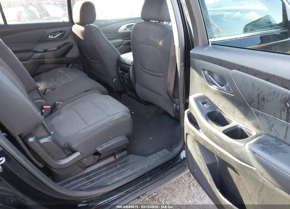 2021 CHEVROLET TRAVERSE FWD LS VIN: 1GNERFKWXMJ232421