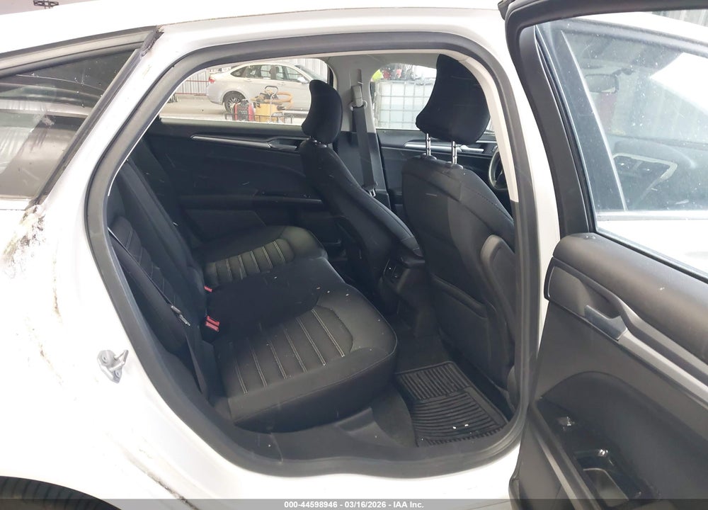 2015 FORD FUSION SE VIN: 1FA6P0H7XF5130134