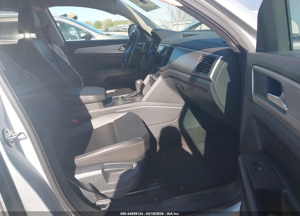 2018 VOLKSWAGEN ATLAS 3.6L V6 SE VIN: 1V2KR2CA5JC536357