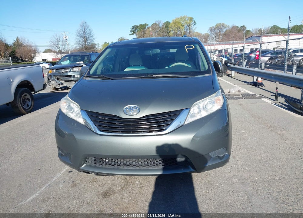 2013 TOYOTA SIENNA LE V6 8 PASSENGER VIN: 5TDKK3DC3DS392337