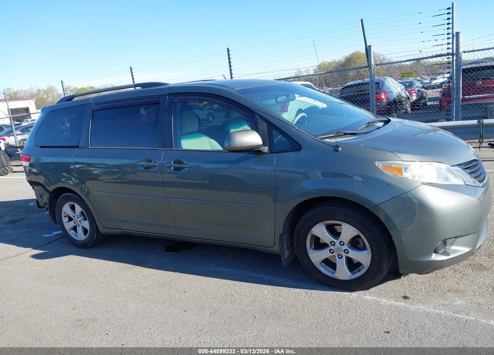 2013 TOYOTA SIENNA LE V6 8 PASSENGER VIN: 5TDKK3DC3DS392337
