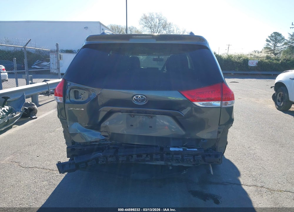 2013 TOYOTA SIENNA LE V6 8 PASSENGER VIN: 5TDKK3DC3DS392337