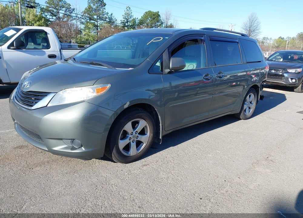 2013 TOYOTA SIENNA LE V6 8 PASSENGER VIN: 5TDKK3DC3DS392337