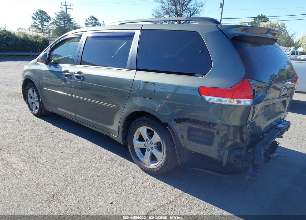 2013 TOYOTA SIENNA LE V6 8 PASSENGER VIN: 5TDKK3DC3DS392337
