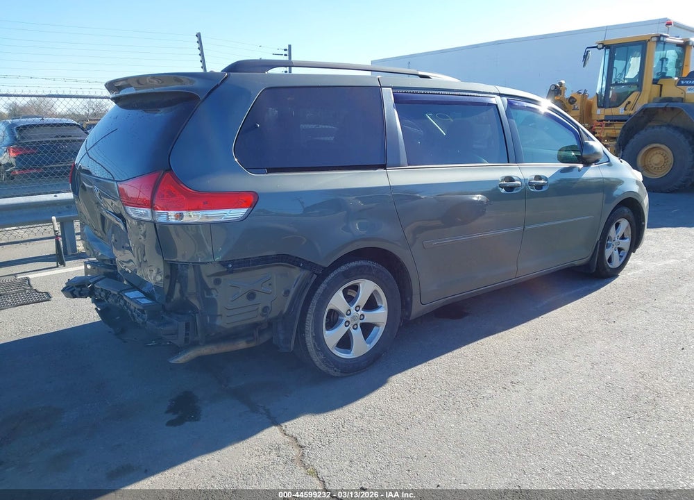 2013 TOYOTA SIENNA LE V6 8 PASSENGER VIN: 5TDKK3DC3DS392337