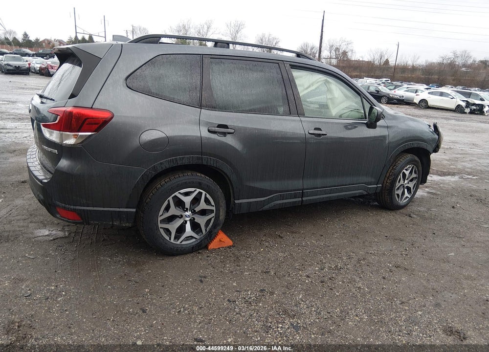 2020 SUBARU FORESTER PREMIUM VIN: JF2SKAJC2LH531533
