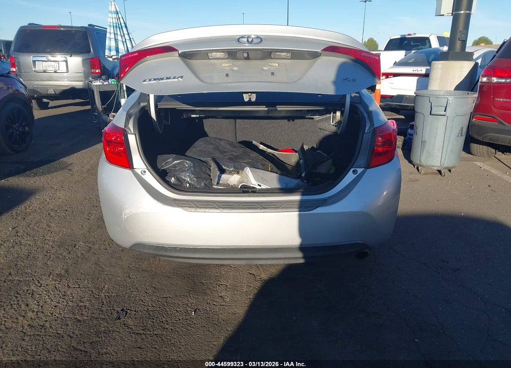 2018 TOYOTA COROLLA SE VIN: 5YFBURHE3JP826124