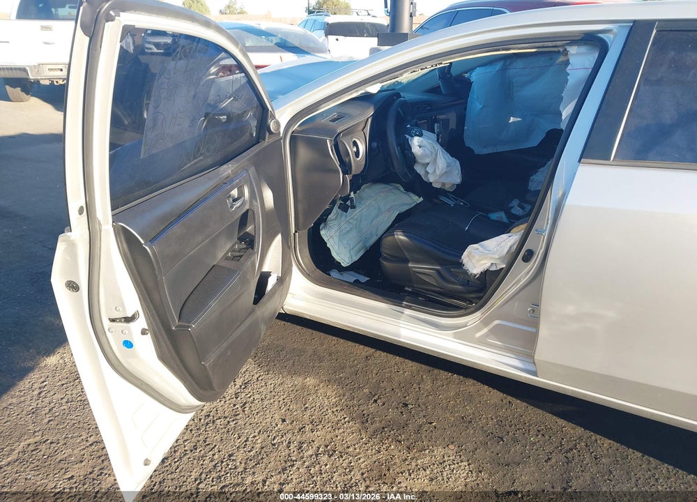 2018 TOYOTA COROLLA SE VIN: 5YFBURHE3JP826124