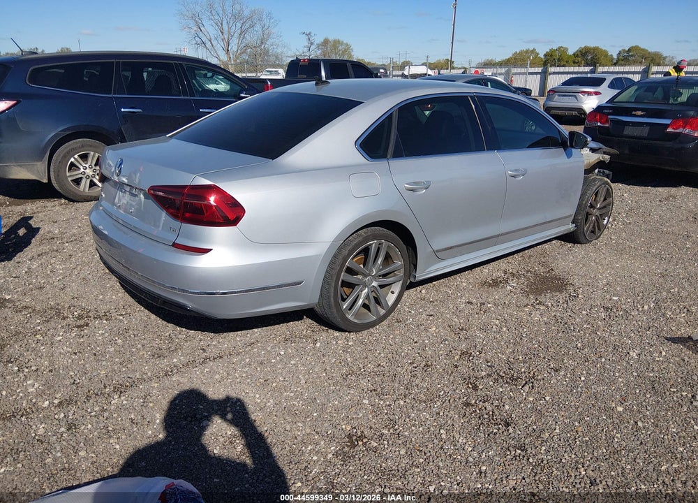 2017 VOLKSWAGEN PASSAT 1.8T R-LINE VIN: 1VWDT7A30HC041701