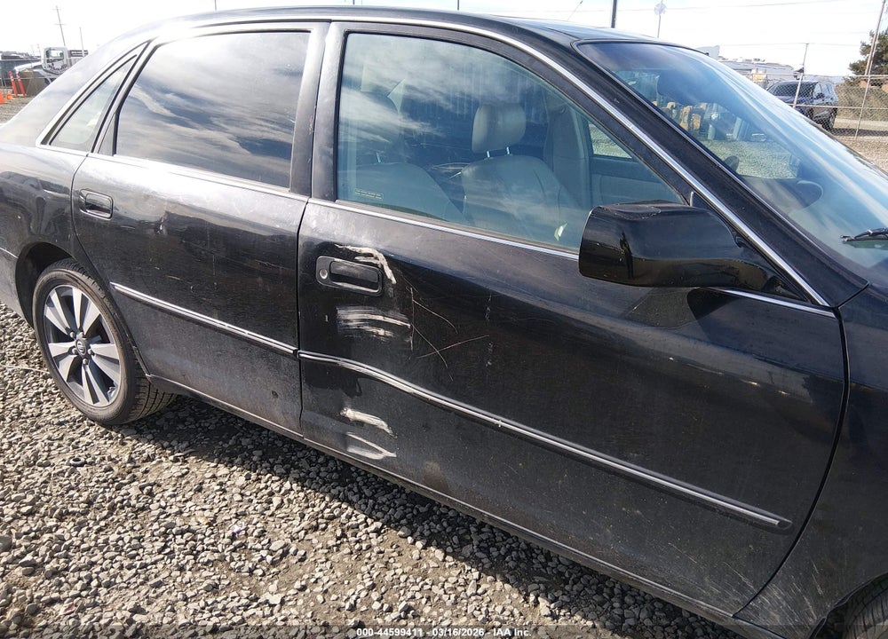 2001 TOYOTA AVALON XLS VIN: 4T1BF28B81U114746