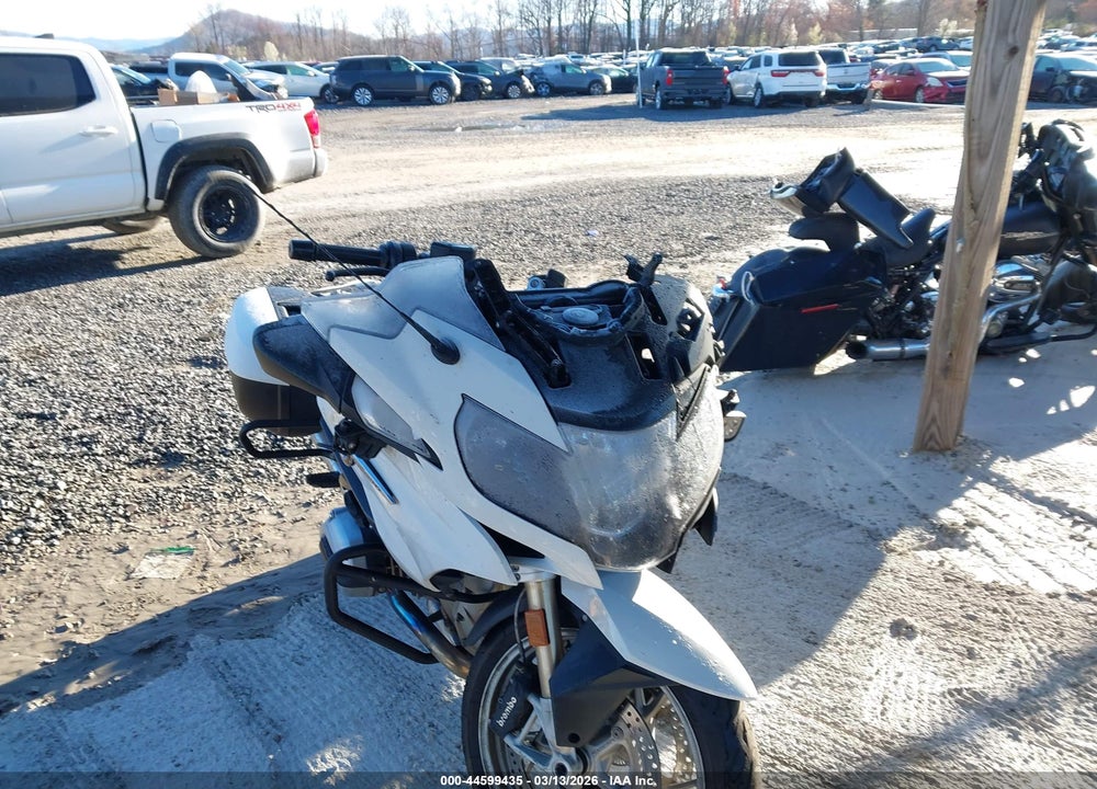 2017 BMW R1200 RT VIN: WB10A1304HZ431752