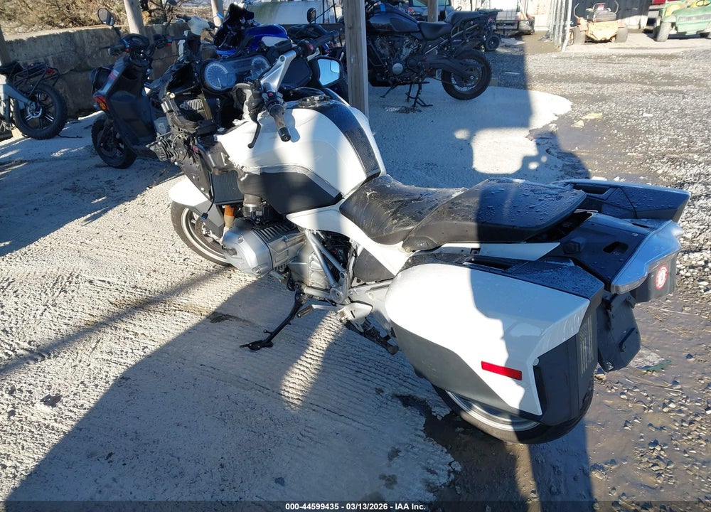 2017 BMW R1200 RT VIN: WB10A1304HZ431752