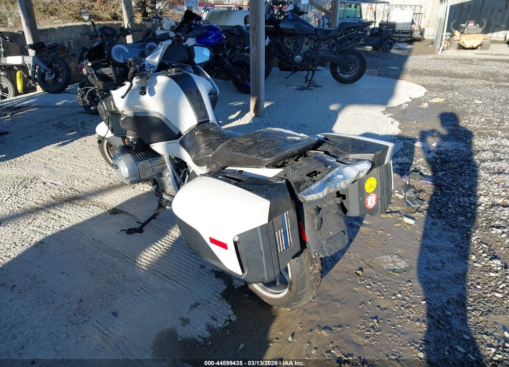 2017 BMW R1200 RT VIN: WB10A1304HZ431752