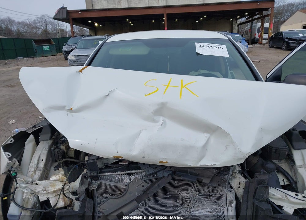 2015 HONDA CR-V LX VIN: 5J6RM4H3XFL063822