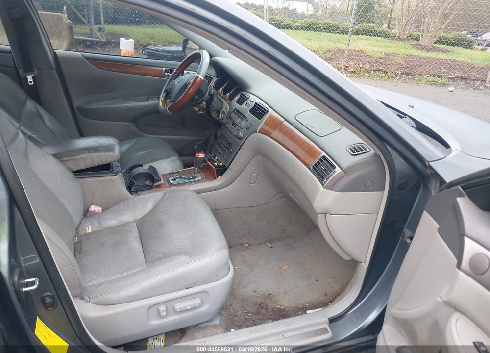 2005 LEXUS ES 330 VIN: JTHBA30G155056848